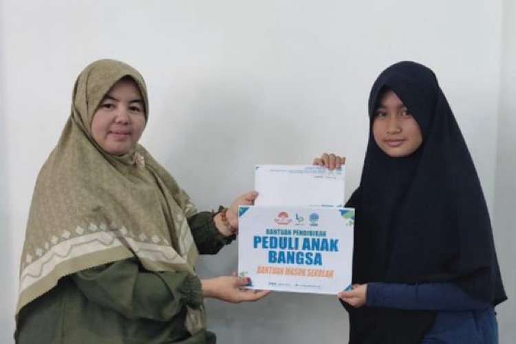  LAZDAI Peduli Bersama YPN Bandar Lampung Salurkan Bantuan Masuk Sekolah untuk 12 Anak Mustahik