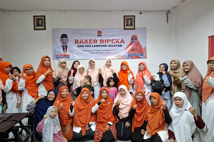  Raker Bipeka DPD PKS Lamsel dan DPC Sekabupaten: Perempuan Tangguh, Keluarga Kokoh