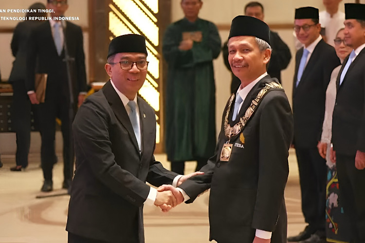  Elfahmi Resmi Dilantik Sebagai Rektor Itera Periode 2026–2030