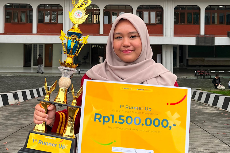  Risya Qanita Mahasiswa Universitas Teknokrat Indonesia Juara Speech Contest Competition WINACTION 2026
