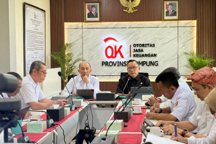  Pertemuan Strategis dengan OJK, Pemprov Lampung Siap-Siap Terbitkan Obligasi dan Sukuk Daerah Demi Kejar Target Ekonomi 8 Persen!