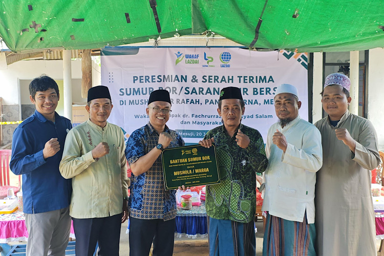 LAZDAI Serahkan Sumur Bor dan Sarana Air Bersih Masyarakat Desa Pancawarna Mesuji