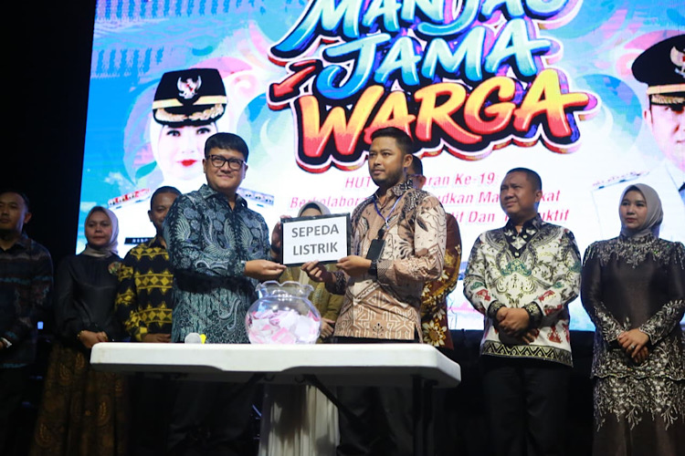  Ketua DPRD Lampung Ahmad Giri Akbar Dukung Penuh Program ‘Manjau Jama Warga’ di HUT Ke-19 Pesawaran