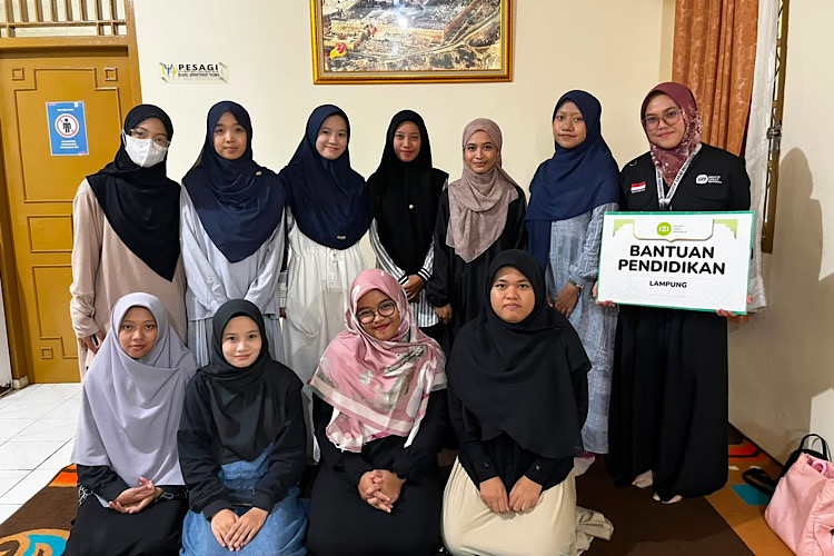  IZI Lampung dan Yasmin Salurkan Bantuan Pendidikan bagi Mahasiswa Berprestasi dan Kurang Mampu