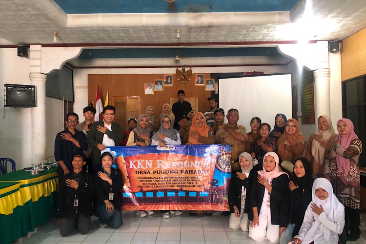  Mahasiswa KKN Rekognisi Itera Bantu Masyarakat Pugung Raharjo Olah Kakao Jadi Cokelat Siap Konsumsi