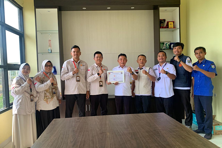  BPBD Pringsewu Berikan Piagam Penghargaan kepada Rumah Zakat Lampung atas Dedikasi dalam Aksi Kemanusiaan