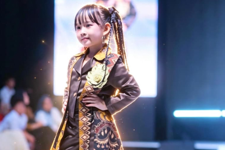  Tavisha Wangi Chalondra Zerrin, Model Cilik Lampung Tampil Memukau di Ajang International Fashion Movement New York 2026