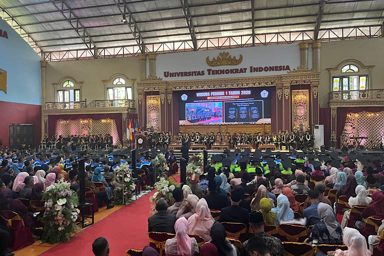  Universitas Teknokrat Indonesia Gelar Wisuda, Usung Tema Mencetak Lulusan Unggul, Inovatif, Berkarakter, dan Berdaya Saing Global Menuju Indonesia Emas