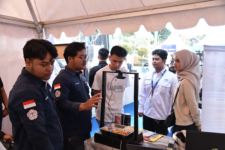  Universitas Teknokrat Indonesia Pamerkan Metaverse hingga AI Deteksi Sisa Makanan di Hari Pengayoman Ke-81