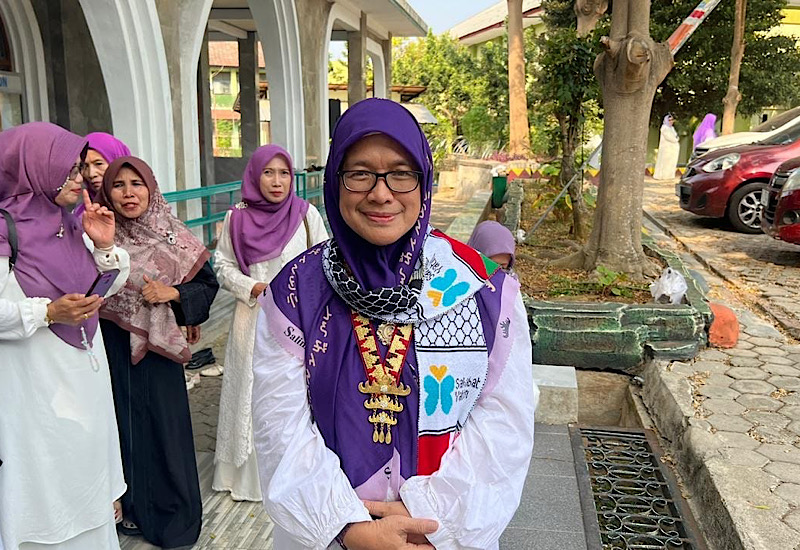  Rita Aprilyawati Bahagia Jamaah Antusias Galang Dana NTT pada Safari Dakwah Maulid Nabi Gelaran Salimah Lampung