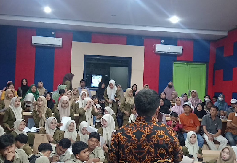 Siswa Kelas XII SMKN 1 Terbanggi Besar Ikuti Sosialisasi Tes Kemampuan Akademik, Umi Tarsih: Buka Lebih Banyak Peluang