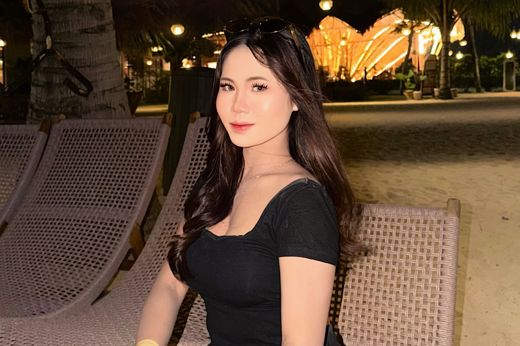 Model Lampung Sahara Kagumi Kebersihan dan Fasilitas Pantai Kyoko