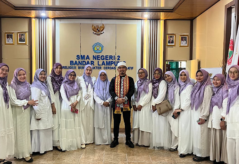  Ustaz Solmed Safari Dakwah dan Galang Peduli NTT di SMAN 2 Bandar Lampung