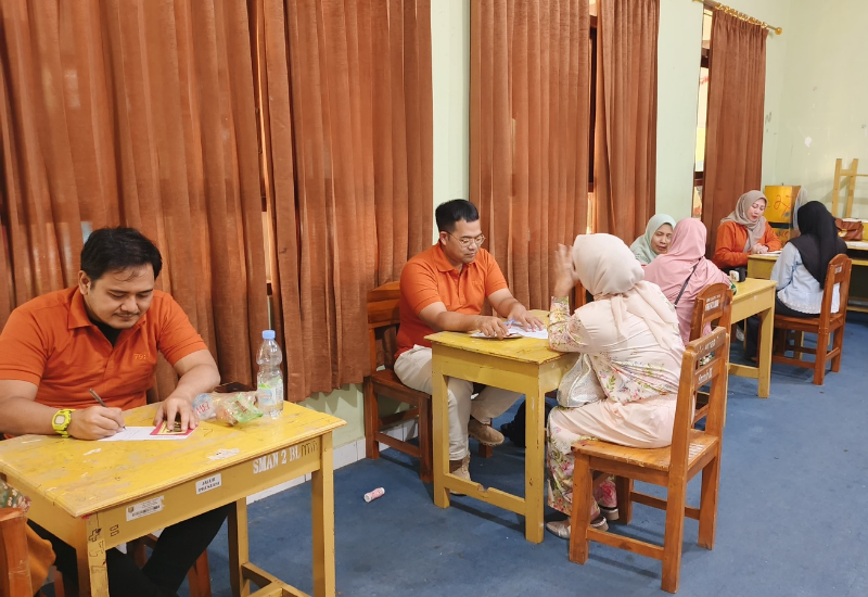  Baksos Sevenist Layani Ratusan Pasien melalui Pengobatan Umum Gratis di SMAN 2 Bandar Lampung