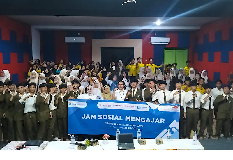 FIFGROUP Gelar Program Jam Sosial Mengajar, Tingkatkan Literasi Keuangan Siswa SMKN 1 Terbanggi Besar