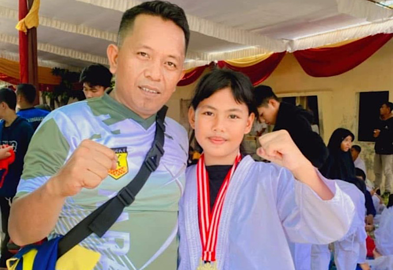 Multitalenta! Model Lampung Mikhayla Azzahra Ternyata Jago Karate dan Borong Banyak Juara