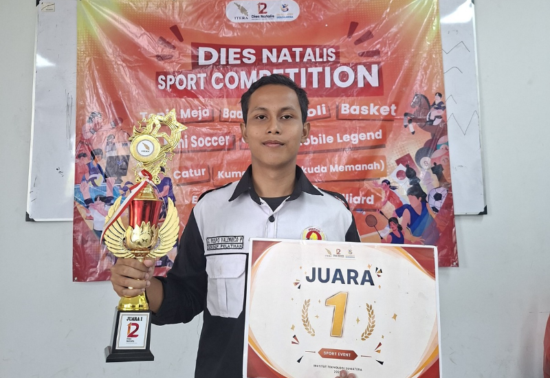 Anggota UKM Catur Unila G. Puspo Valenrico Pangestu Juara I Dies Natalis Sports Competition Itera
