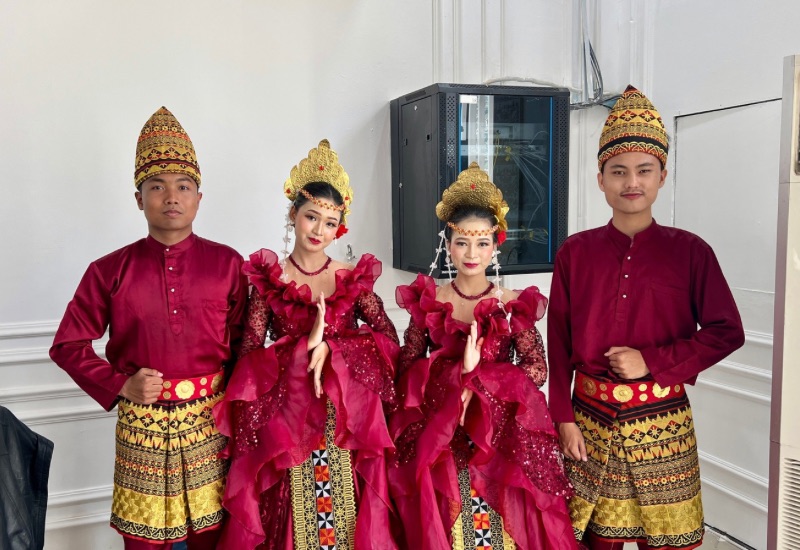  Empat Mahasiswa PS PBP Bawakan Tari Bedana, Buka Puncak Francetival 2026