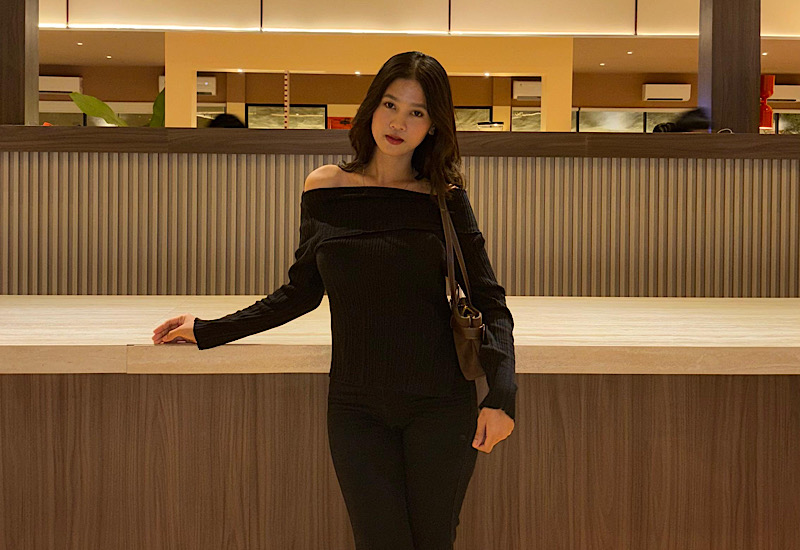 Bunga Viona Aulia Putri Model Teknokrat