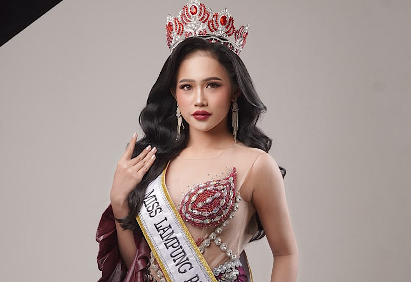Melampaui Mahkota, Menghidupkan Makna