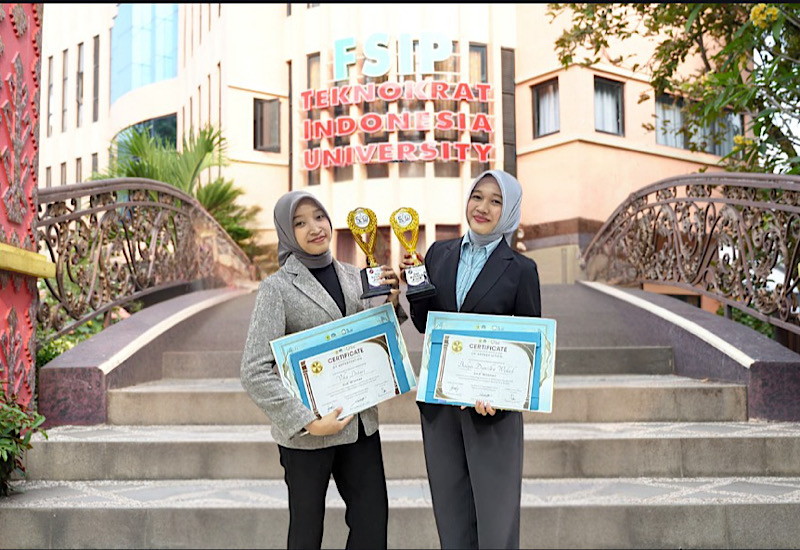  Balqis Danisha Widad dan Vika Lestari Mahasiswa Universitas Teknokrat Indonesia Juara Nasional Neswscasting