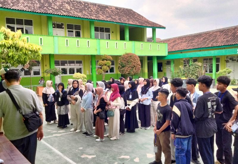 SMP Muhammadiyah 1 Pringsewu Lepas 84 Siswa Ikuti Study Tour Edukatif ke Yogyakarta