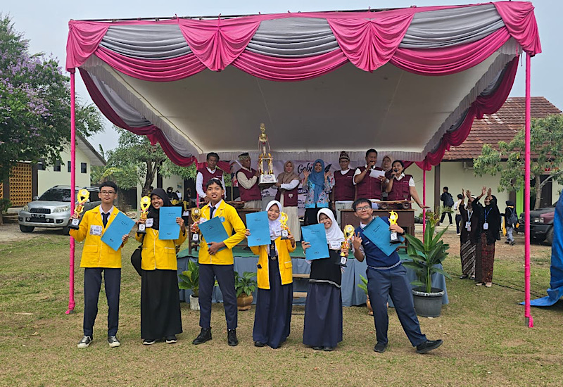 Borong Prestasi, SMPN 3 Terbanggi Besar Raih Juara Umum Gebyar Lomba Bulan Bahasa SMKN 1 Terbanggi Besar